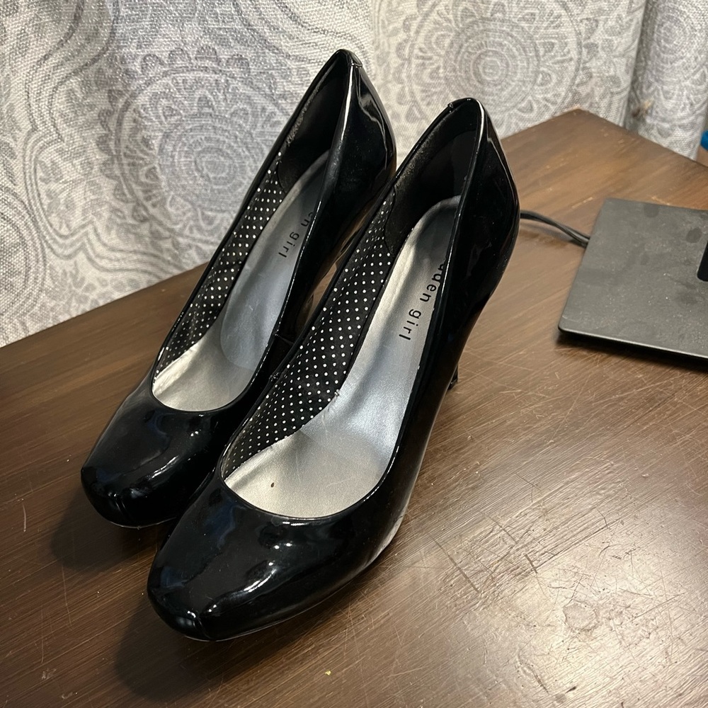 Madden Girl Black Patent Pumps Women’s 9M
